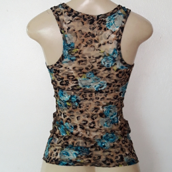 SALE💥$4 Almost Famous: Floral Top - Picture 2 of 7